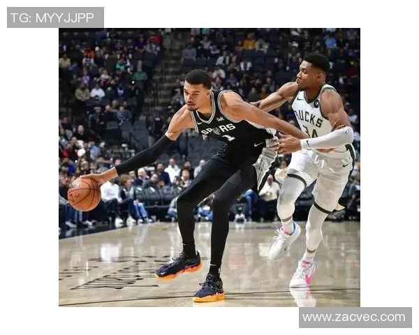 精彩对决回放雄鹿与马刺的巅峰对决全场精彩瞬间重温 精彩对决回放雄鹿与马刺的巅峰对决全场精彩瞬间重温